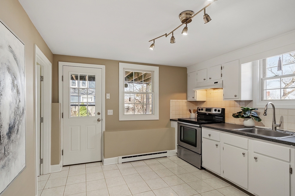 33 Argyle Road, Unit 33 Arlington, MA 02476 - Photo 11 of 16 Gallery Image 11