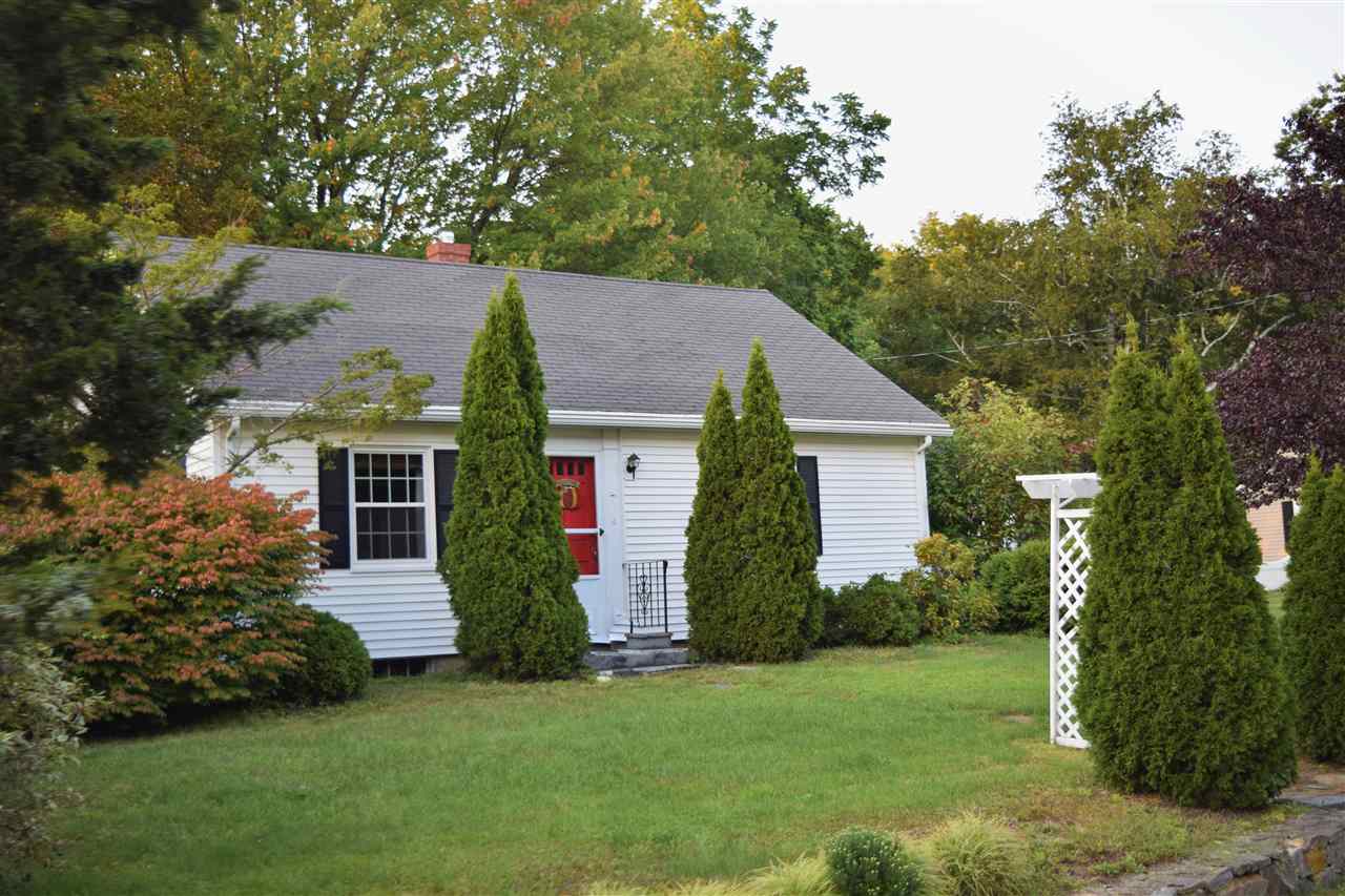 6 Hawthorne Road Dover, NH 03820 - Photo 2 of 20