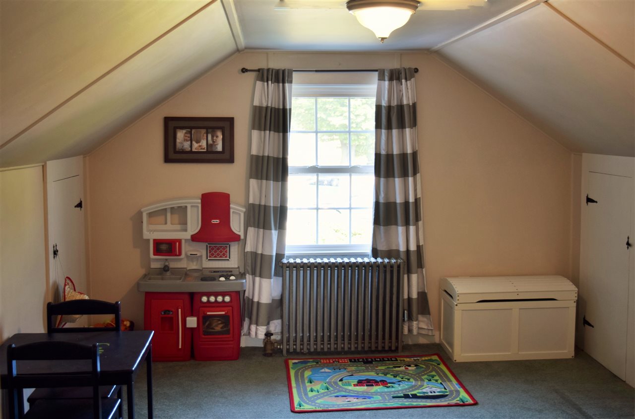 6 Hawthorne Road Dover, NH 03820 - Photo 10 of 20