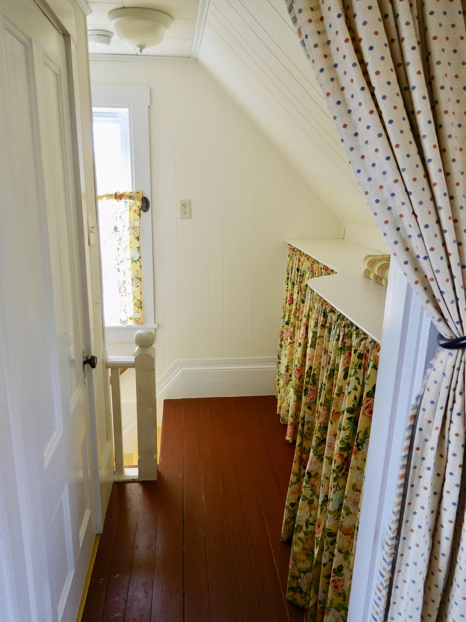 384 North Lubec Road Lubec, ME 04652 - Photo 24 of 38 Backstairs landing.