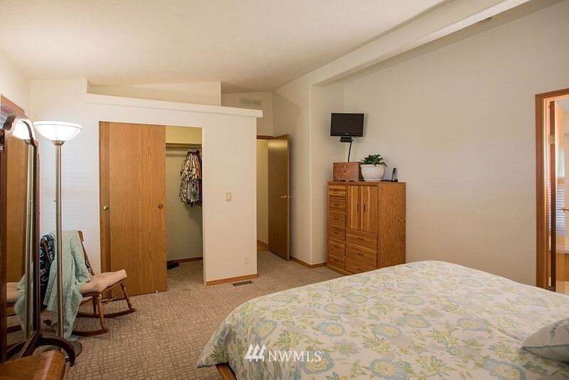 17320 Hallman Road Northwest Poulsbo, WA 98370 - Photo 14 of 25 Gallery Image 14