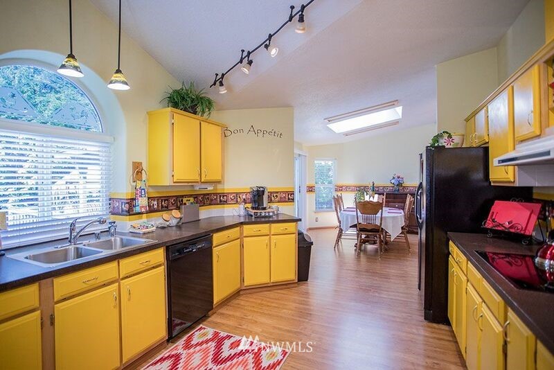 17320 Hallman Road Northwest Poulsbo, WA 98370 - Photo 5 of 25 Gallery Image 5
