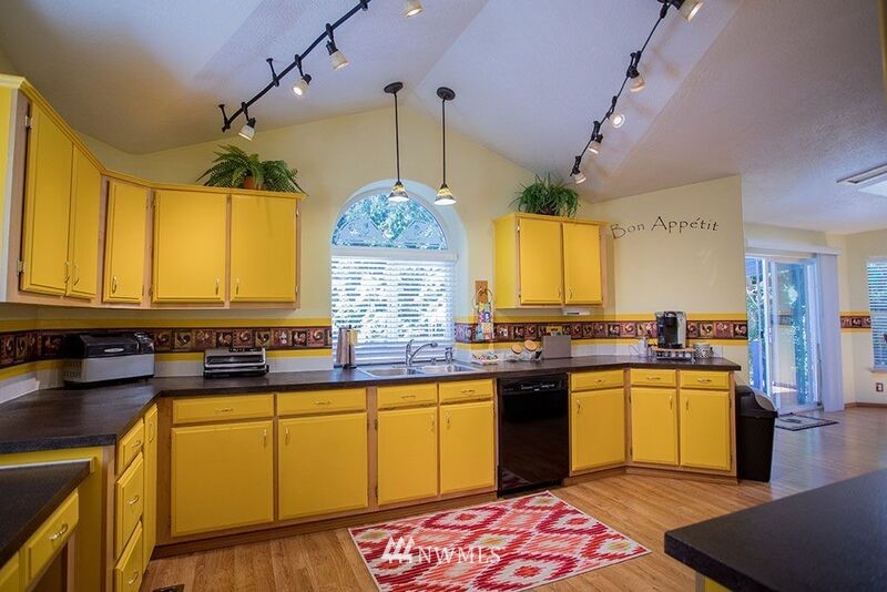 17320 Hallman Road Northwest Poulsbo, WA 98370 - Photo 6 of 25 Gallery Image 6