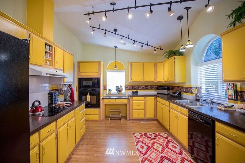17320 Hallman Road Northwest Poulsbo, WA 98370 - Photo 7 of 25 Gallery Image 7