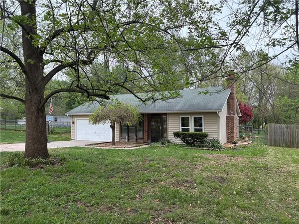 $267,500 | 303 13 Avenue North, Greenwood, MO 64034