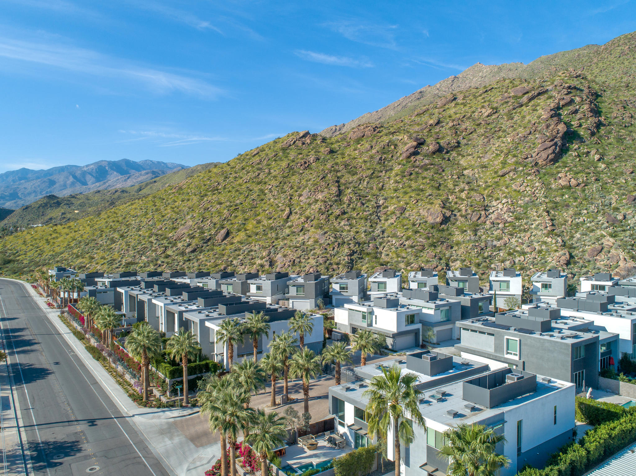 305 Goleta Way Palm Springs, CA 92264 - Photo 31 of 34 a view of a city