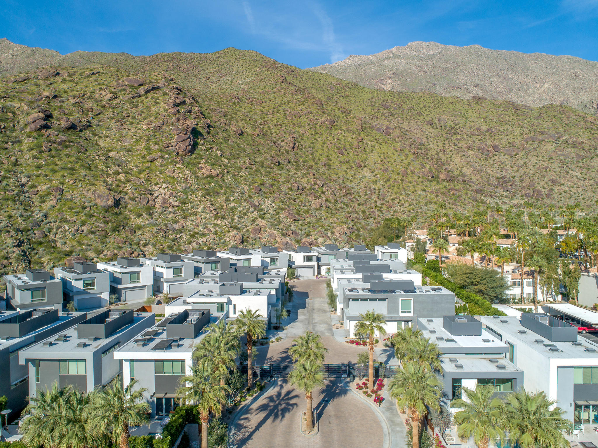 305 Goleta Way Palm Springs, CA 92264 - Photo 32 of 34 a view of city and mountain