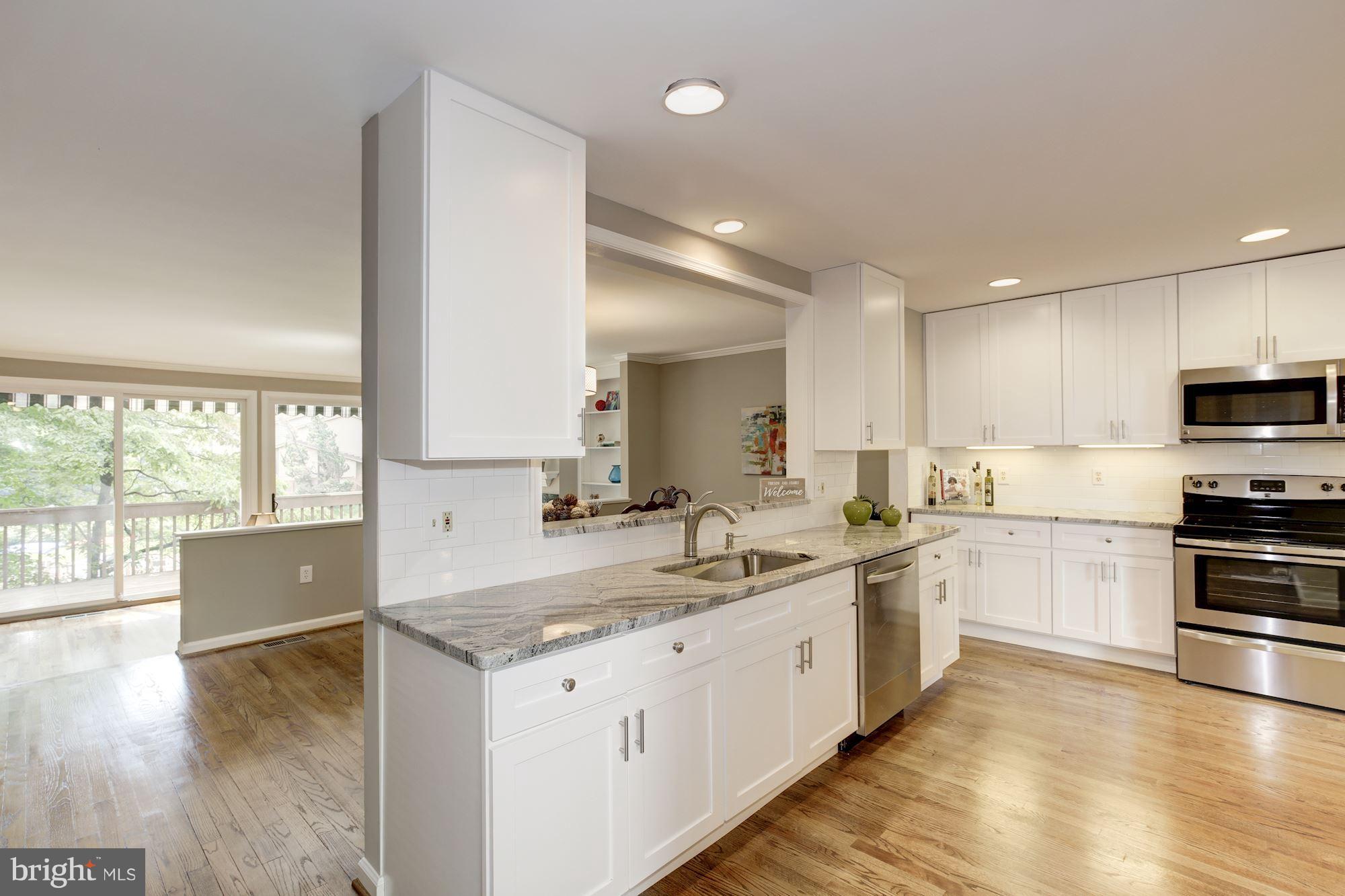 2027 Lakewinds Drive Reston, VA 20191 - Photo 4 of 30 Kitchen