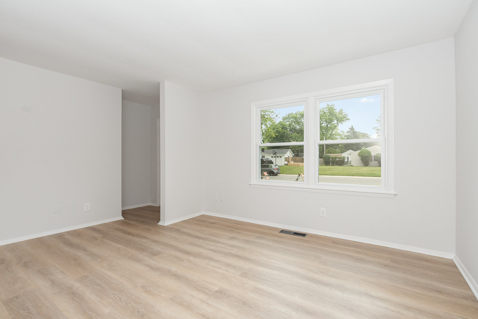 84 Amesbury Road Montgomery, IL 60538 - Photo 3 of 16 Gallery Image 3