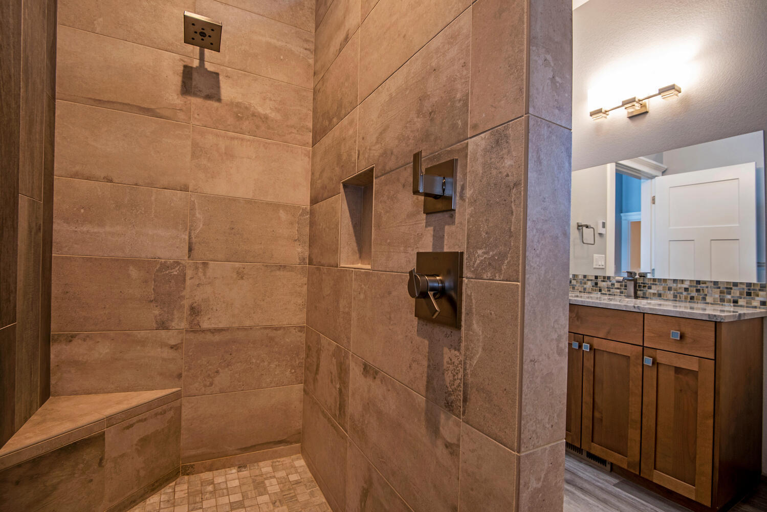 17470 Mountain View Road Sisters, OR 97759 - Photo 30 of 50 Walk in tile shower with dual shower heads