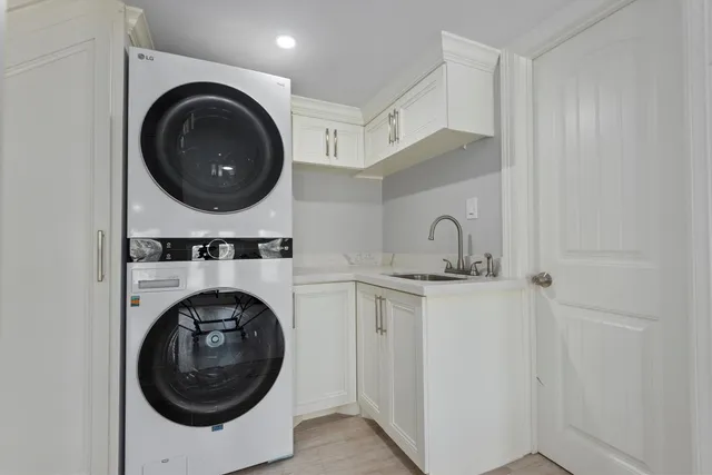 $430,000 | 139 Laurel Cove West, Onalaska, TX 77360