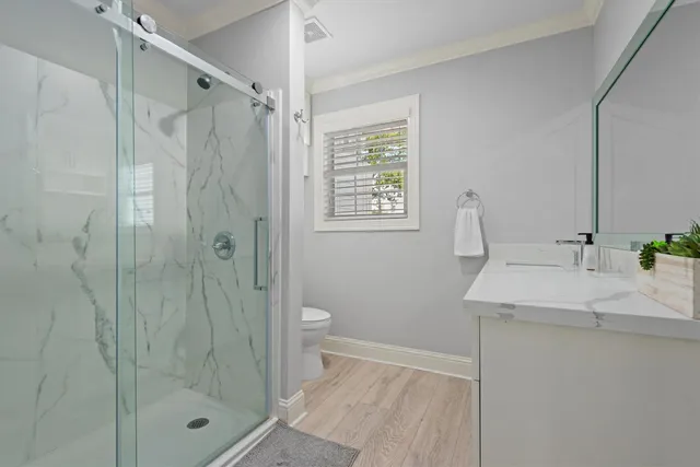 $430,000 | 139 Laurel Cove West, Onalaska, TX 77360