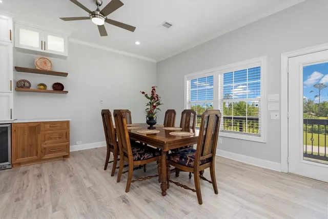 $430,000 | 139 Laurel Cove West, Onalaska, TX 77360