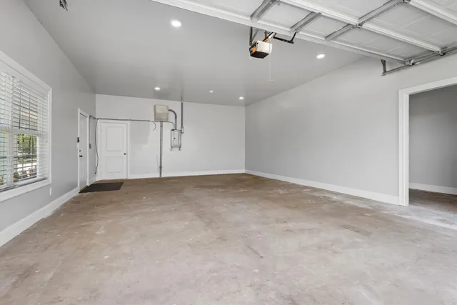 $430,000 | 139 Laurel Cove West, Onalaska, TX 77360