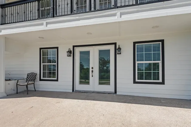 $430,000 | 139 Laurel Cove West, Onalaska, TX 77360