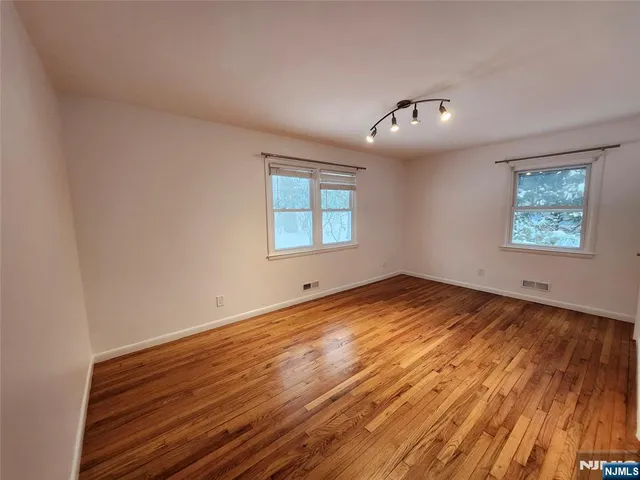 $5,300 | 22 Tenakill Street, Closter, NJ 07624