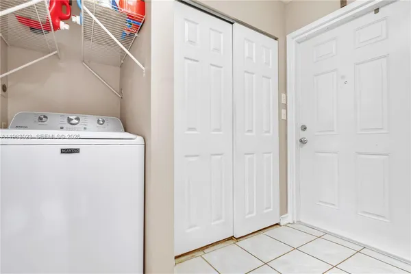 $390,000 | 2881 South Cambridge Lane, Hollywood, FL 33026