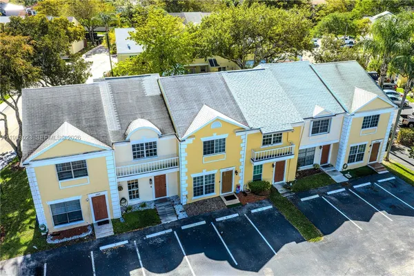 $390,000 | 2881 South Cambridge Lane, Hollywood, FL 33026