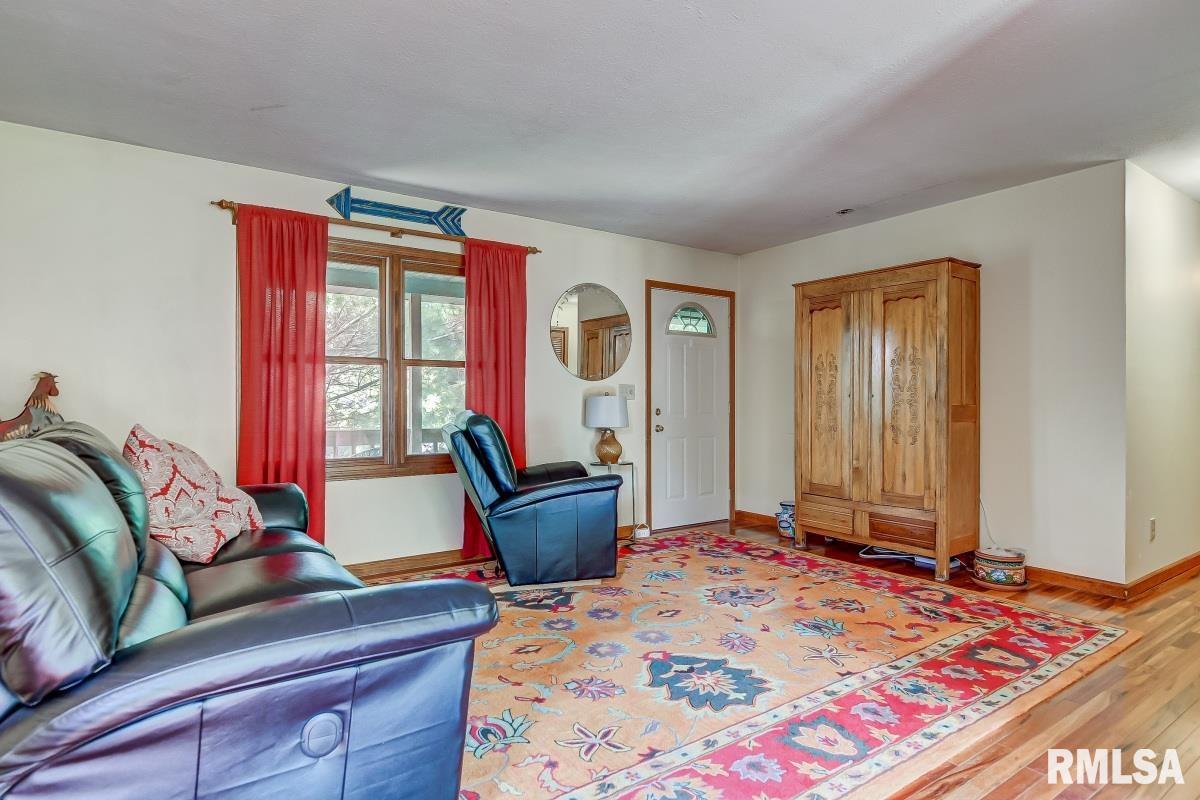 4280 Spaulding Orchard Road Springfield, IL 62711 - Photo 6 of 35