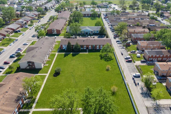 $210,000 | 9500 Dee Road, Unit 202B, Des Plaines, IL 60016