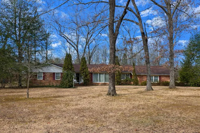 100 Woodside Court, Tullahoma, TN 37388