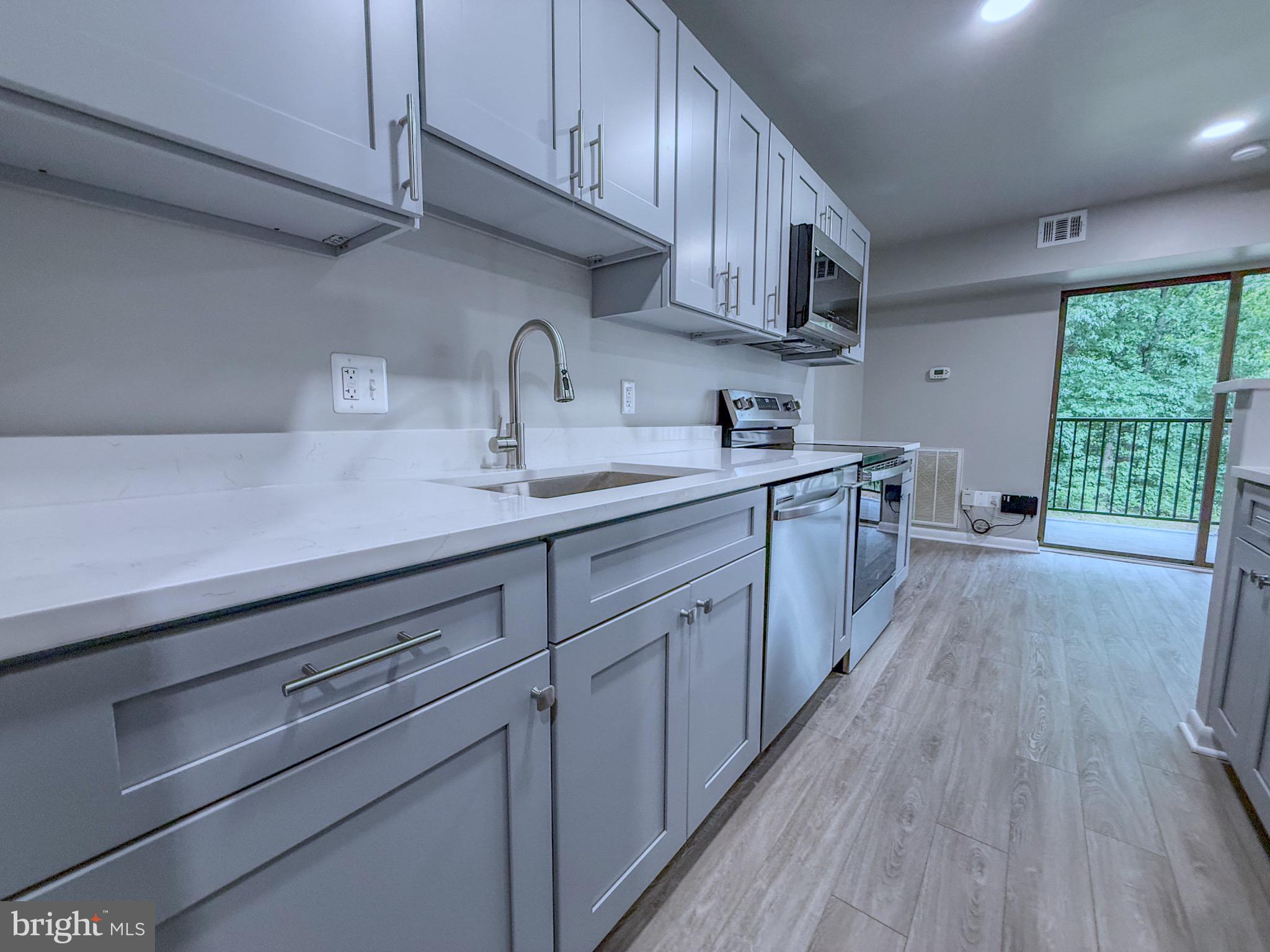 11603 Stoneview Square, Unit 63/12C Reston, VA 20191 - Photo 8 of 37
