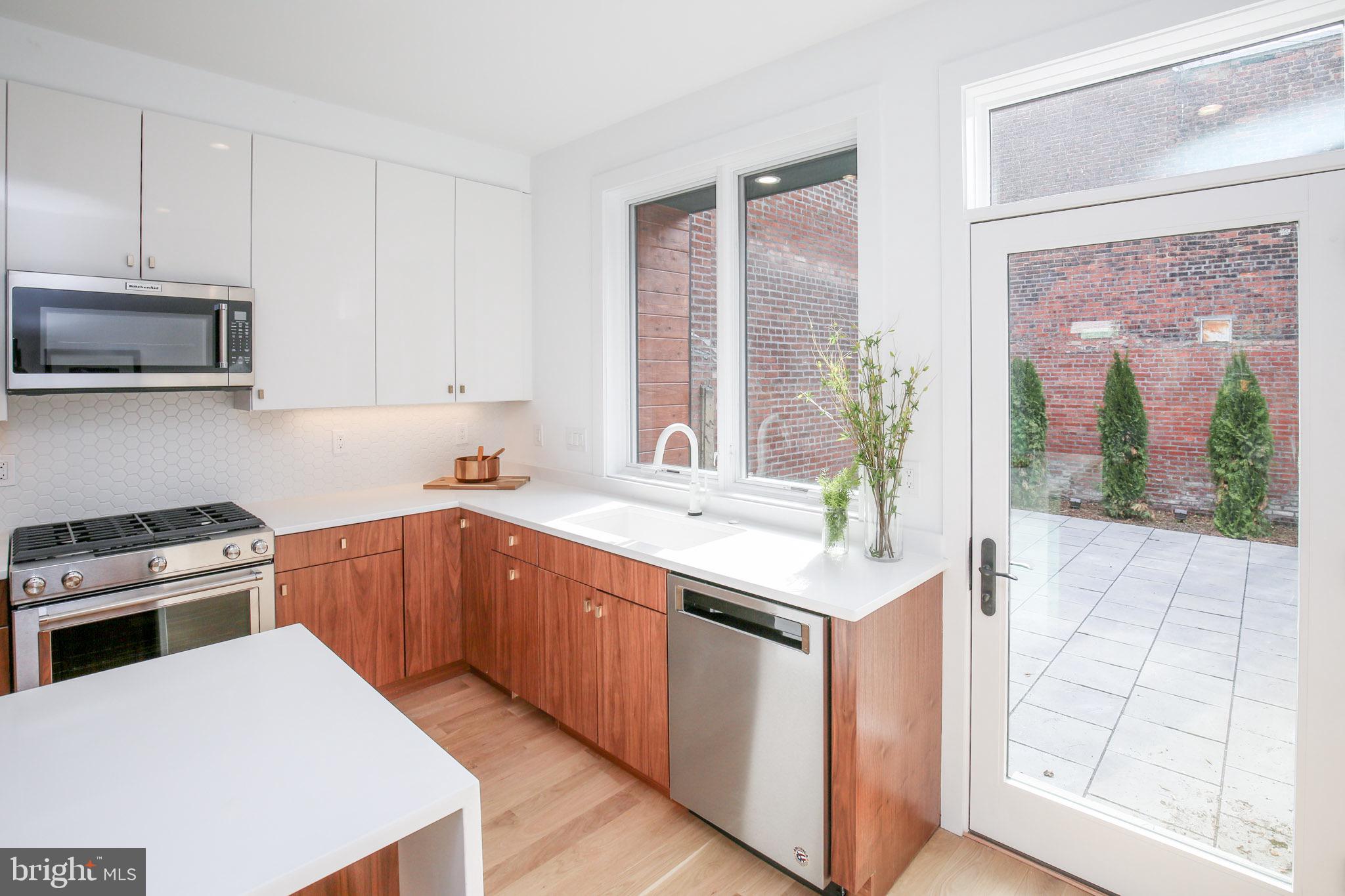 419 Independence Avenue Southeast Washington, DC 20003 - Photo 12 of 27