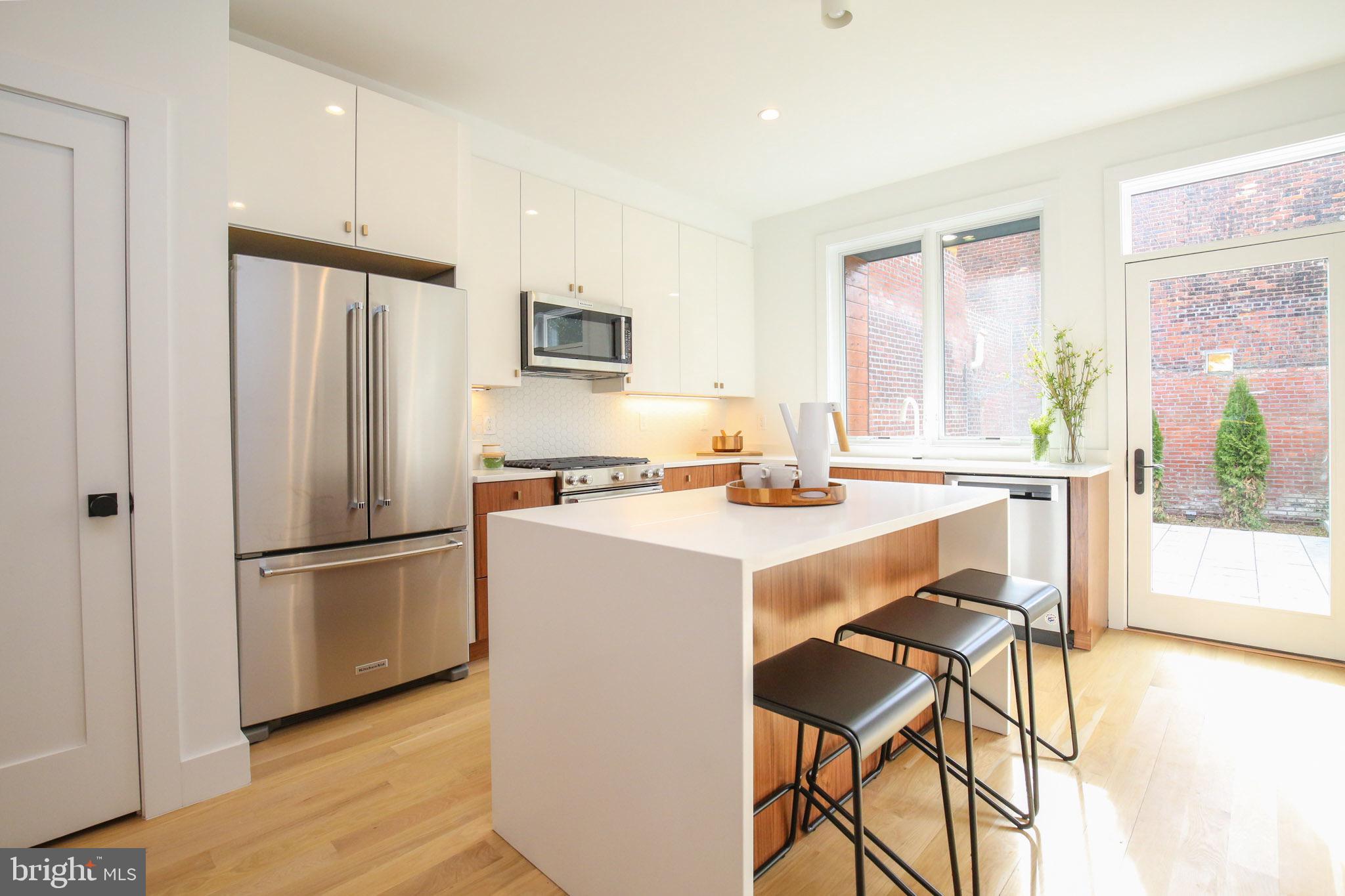 419 Independence Avenue Southeast Washington, DC 20003 - Photo 8 of 27