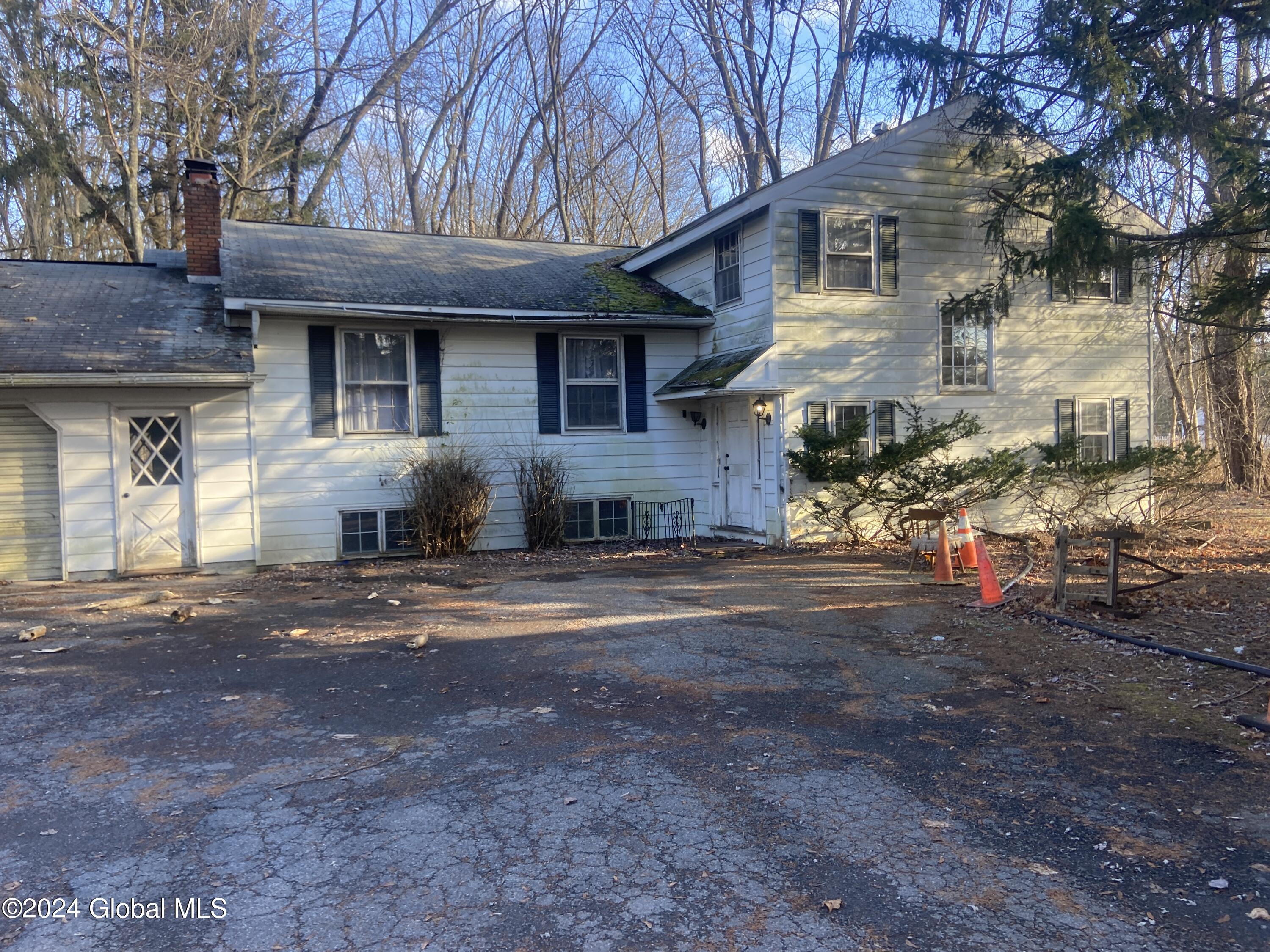 658 Lisha Kill Road Schenectady, NY 12309 - Photo 2 of 2 IMG_9378