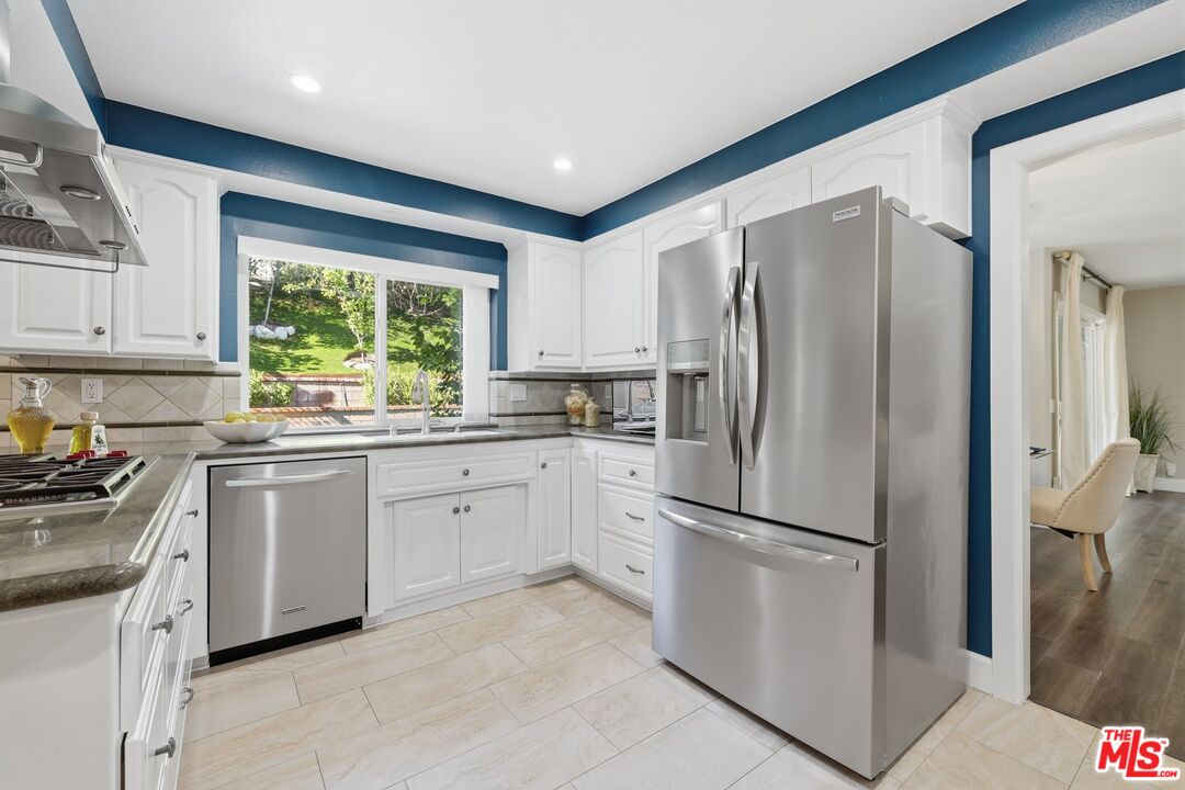 19041 Muirkirk Drive Porter Ranch, CA 91326 - Photo 10 of 33