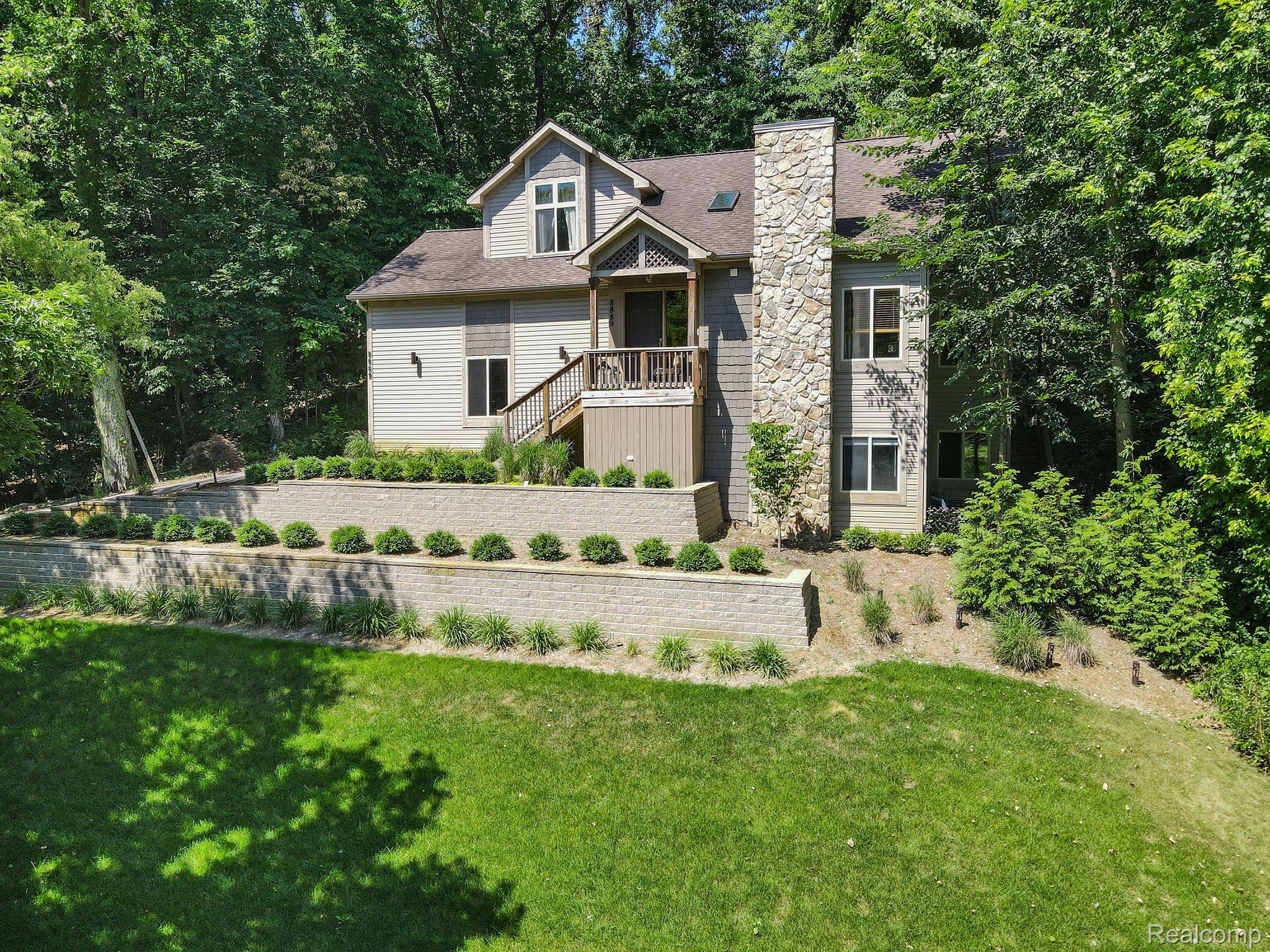 8889 Minne Wanna Road Clarkston, MI 48348 - Photo 4 of 43 Gallery Image 4
