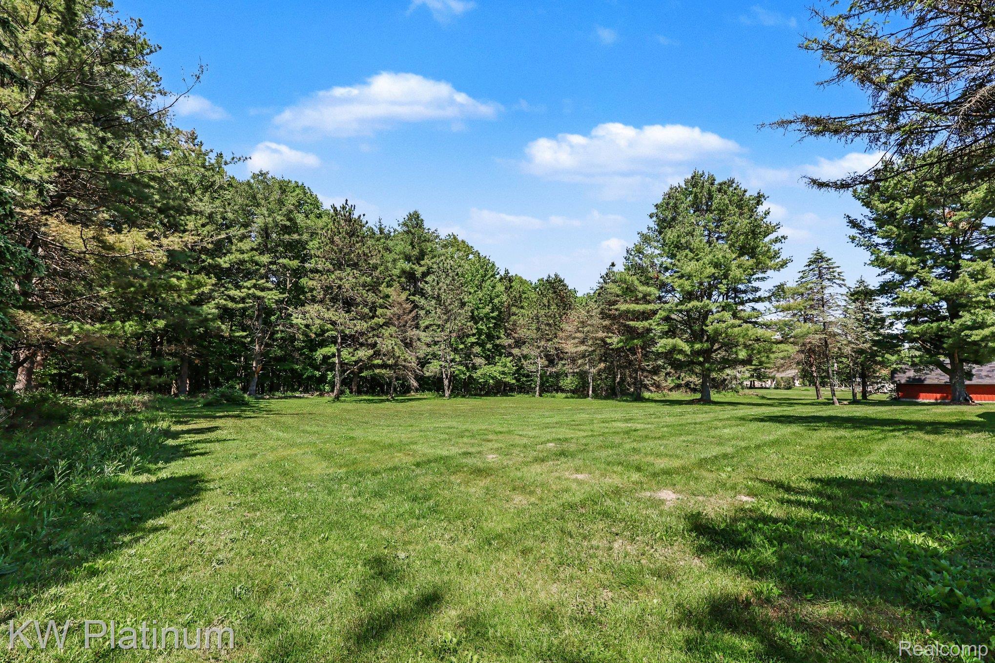 9474 Bartel Road Columbus, MI 48063 - Photo 29 of 31 029_file_2532.jpg