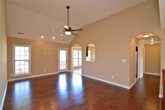 1459 Raven Road Clarksville, TN 37042 - Photo 4 of 19 Living Room Photo 3