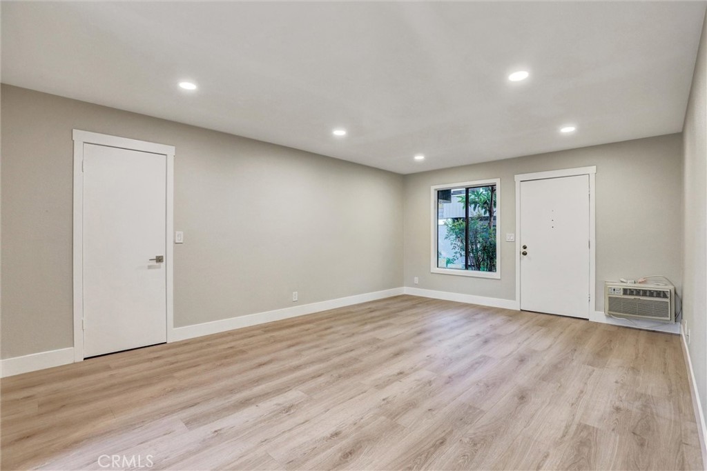 93 Streamwood Irvine, CA 92620 - Photo 4 of 27