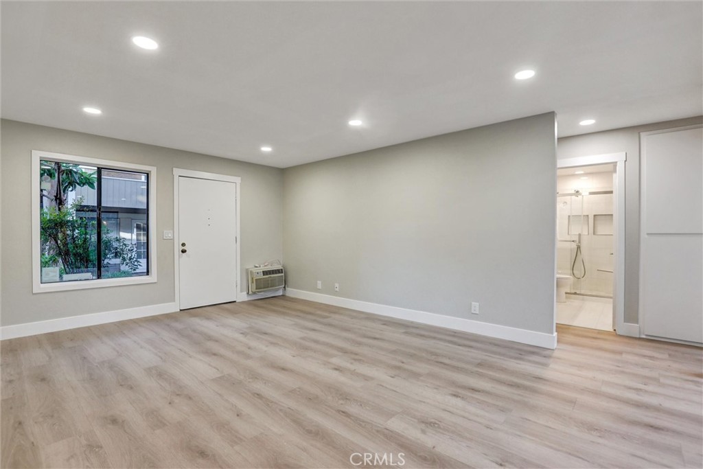 93 Streamwood Irvine, CA 92620 - Photo 5 of 27