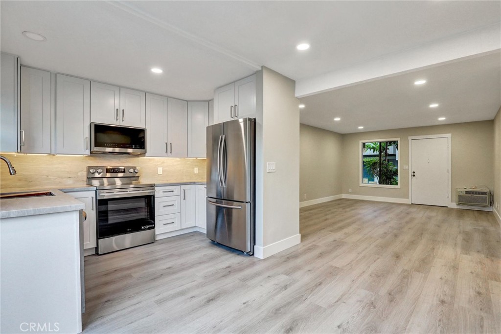 93 Streamwood Irvine, CA 92620 - Photo 8 of 27