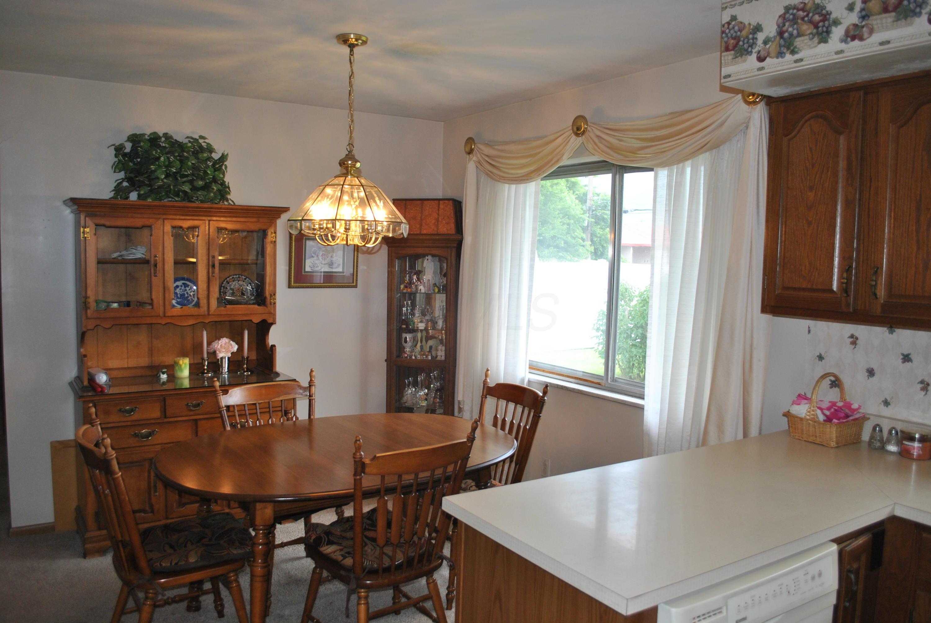 1056 Ross Road Columbus, OH 43227 - Photo 3 of 20 Gallery Image 3