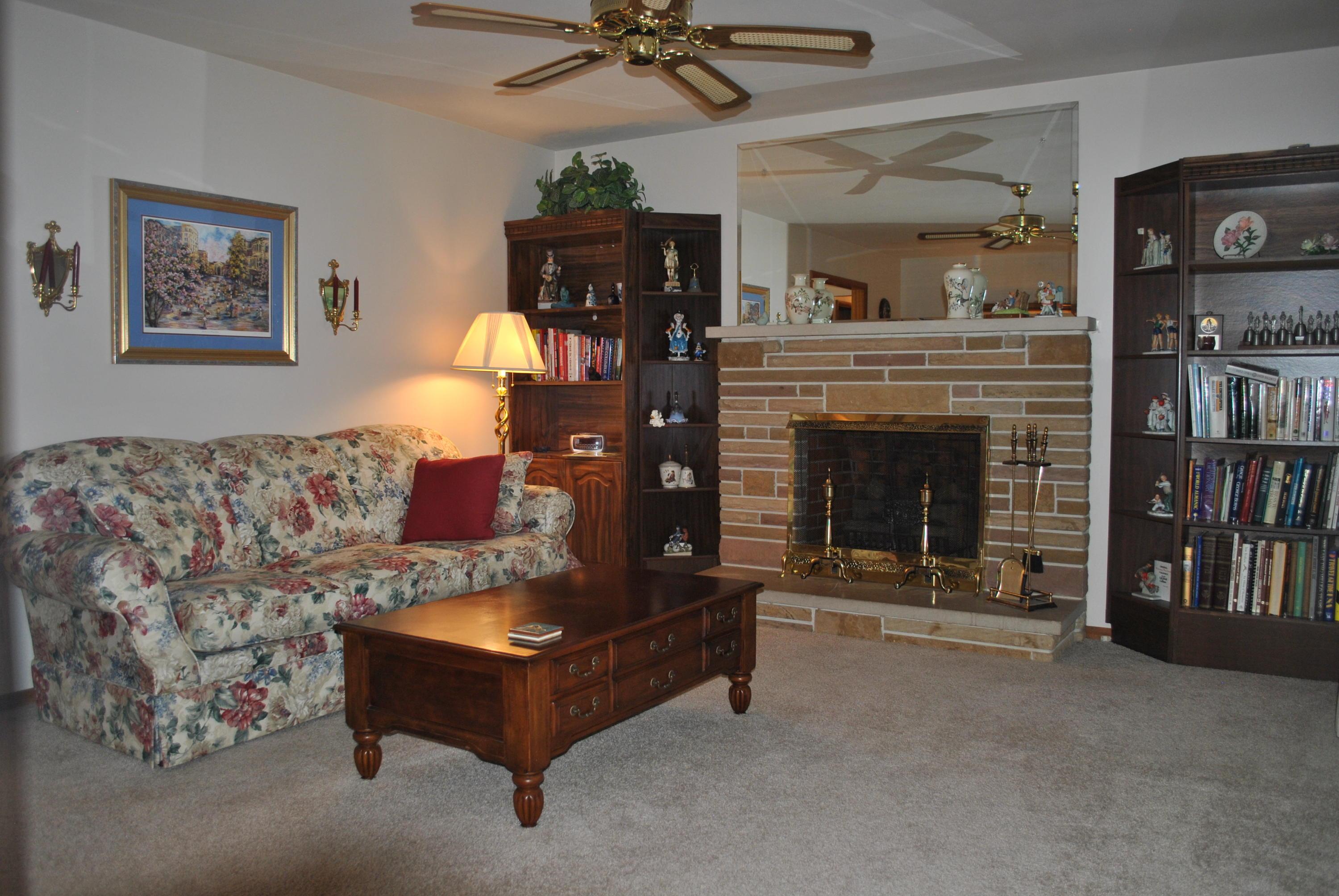 1056 Ross Road Columbus, OH 43227 - Photo 5 of 20 Gallery Image 5