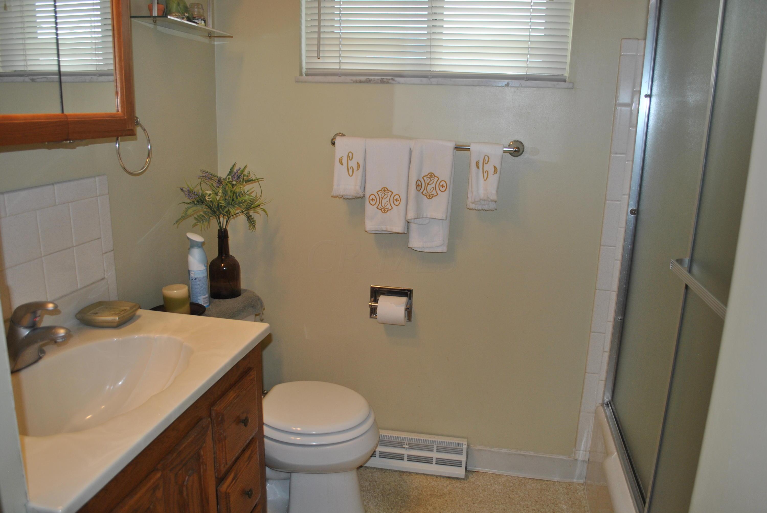 1056 Ross Road Columbus, OH 43227 - Photo 9 of 20 Gallery Image 9