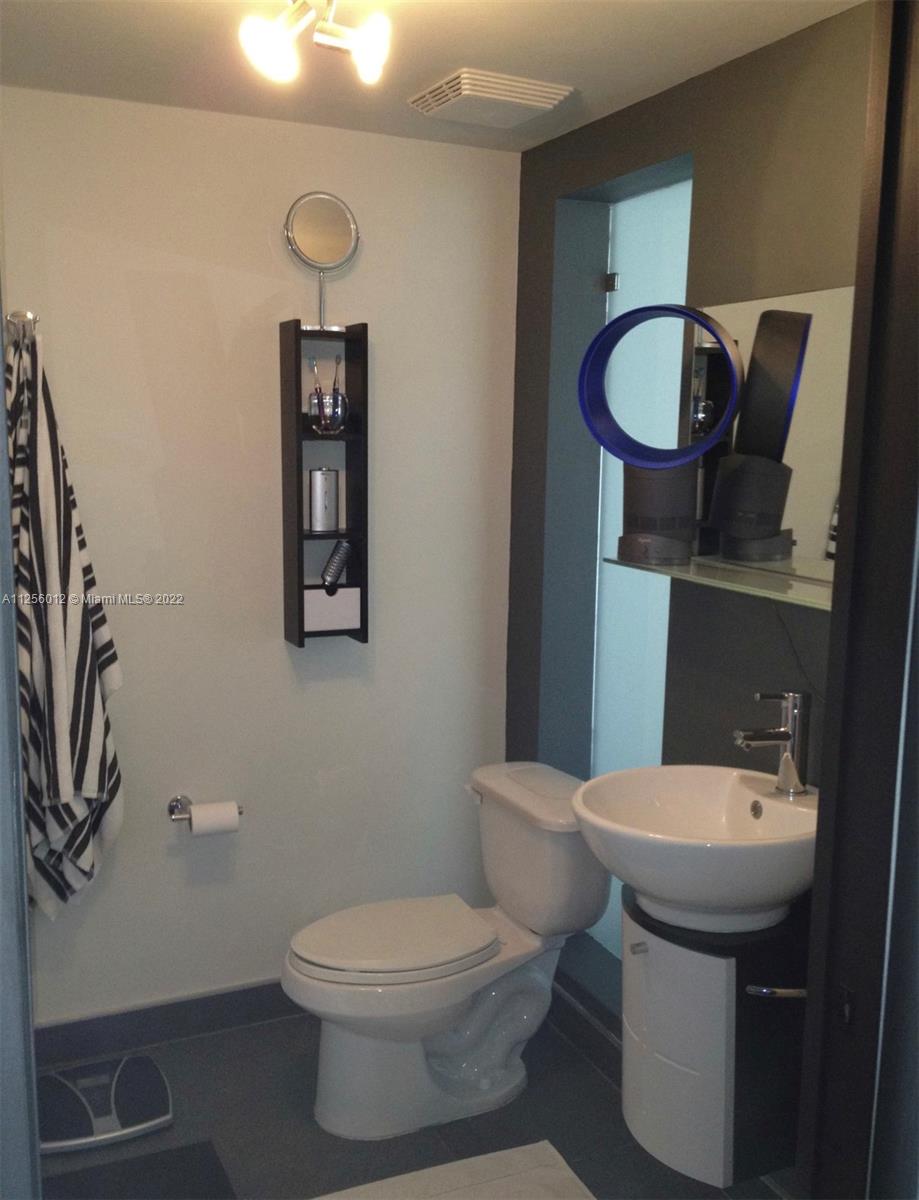 690 Southwest 1st Court, Unit 1901 Miami, FL 33130 - Photo 10 of 16
