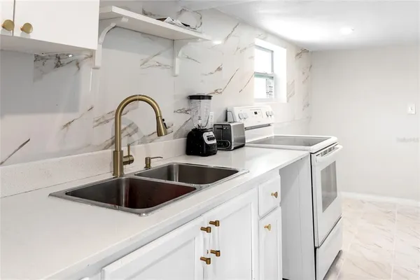 a close view of sink and tap