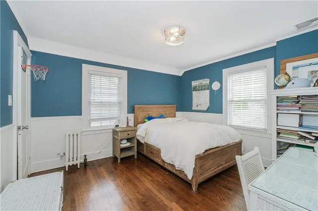 $975,000 | 2 Michigan Road, Floral Park, NY 11001