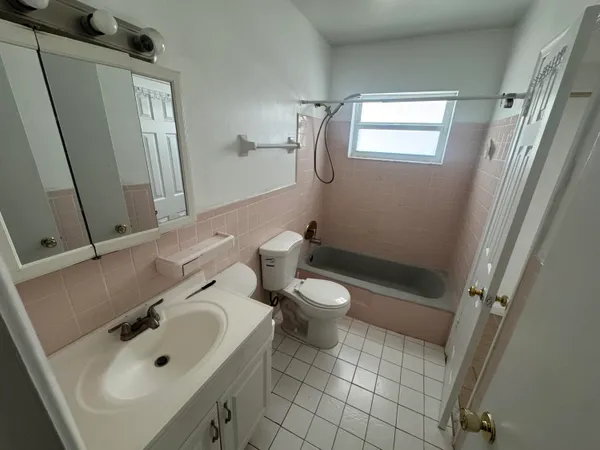 $1,600 | 3300 Northeast 10th Terrace, Unit 53, Pompano Beach, FL 33064