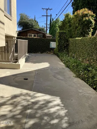 $3,000 | 335 South Sierra Madre Boulevard, Unit 104A, Pasadena, CA 91107