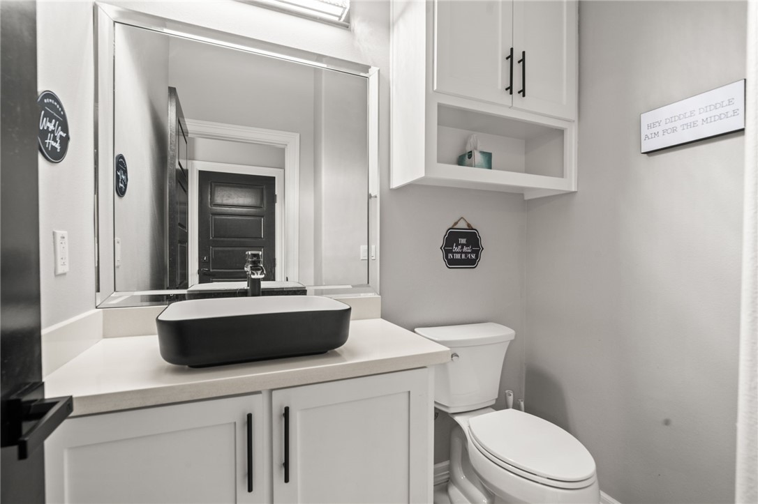 102 Prestwick Drive Portland, TX 78374 - Photo 23 of 31 Half-Bathroom