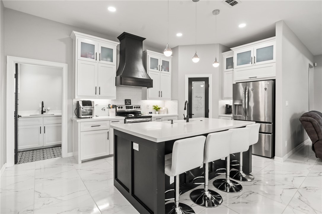 102 Prestwick Drive Portland, TX 78374 - Photo 3 of 31