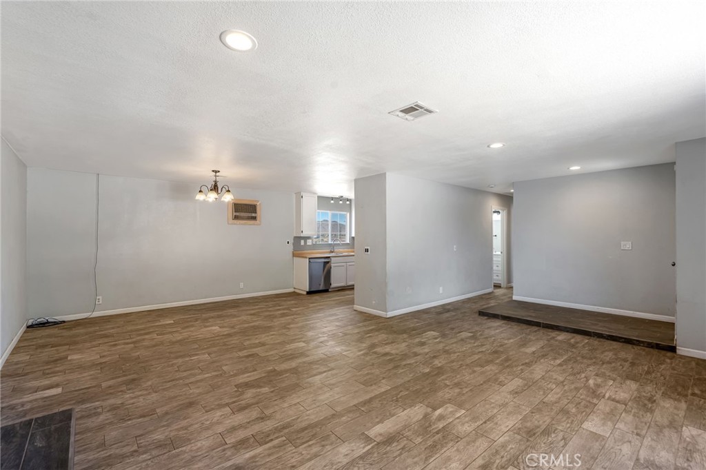 16050 Pawnee Road Apple Valley, CA 92307 - Photo 11 of 46