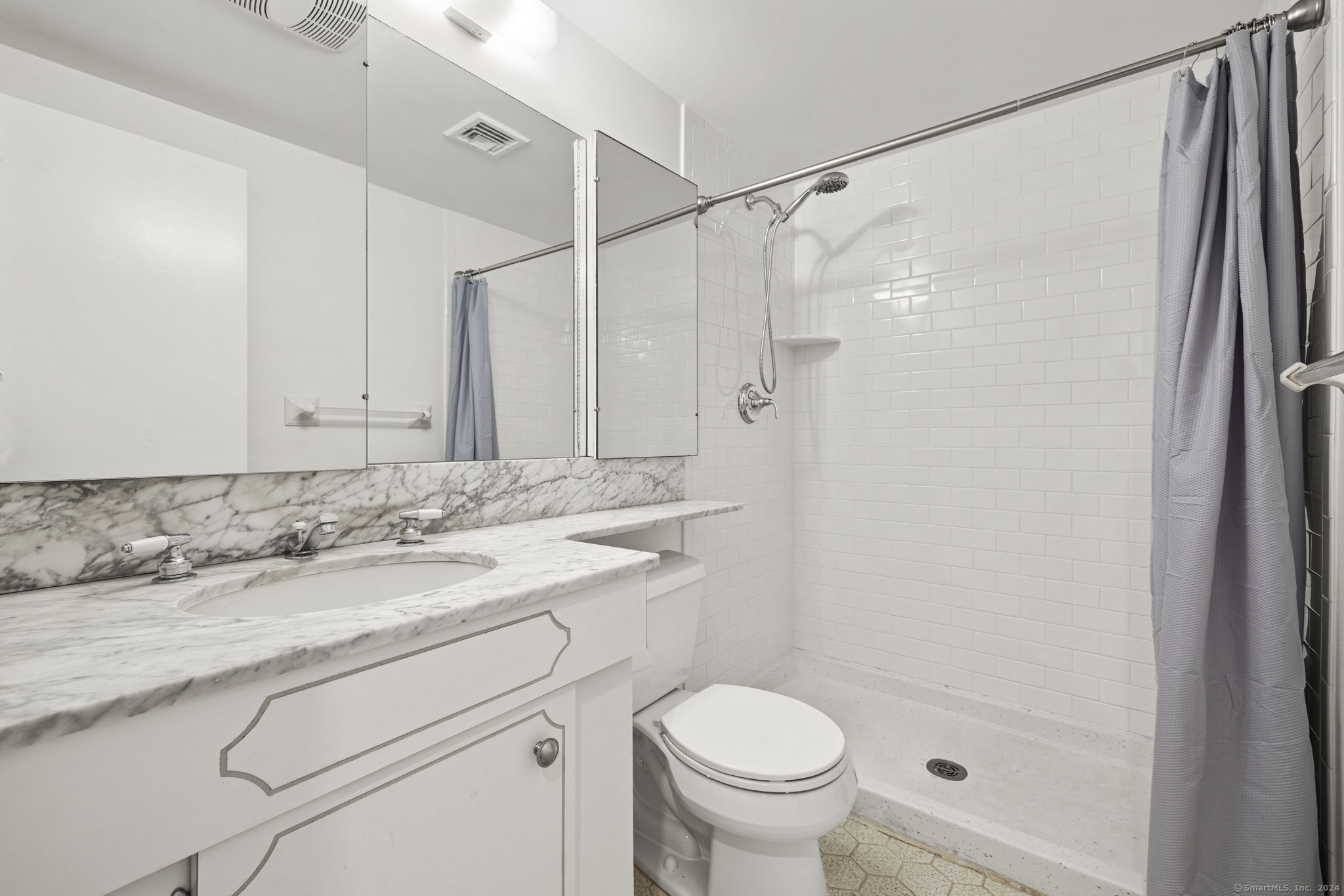 1153 Stratfield Road, Unit 1153 Fairfield, CT 06825 - Photo 10 of 18 Second full bath for guests and guestroom