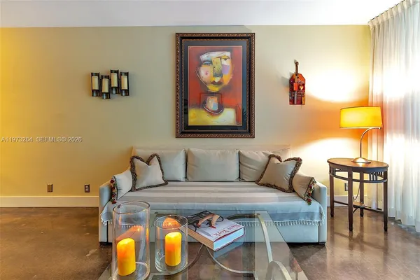 $3,000 | 1200 West Avenue, Unit 423, Miami Beach, FL 33139