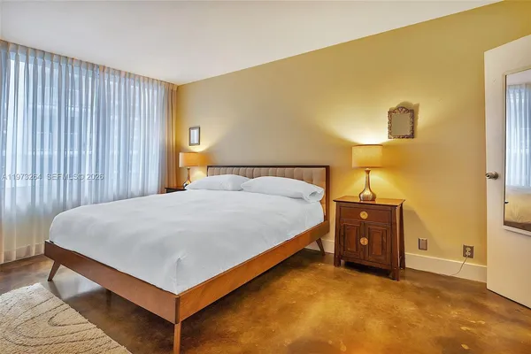 $3,000 | 1200 West Avenue, Unit 423, Miami Beach, FL 33139